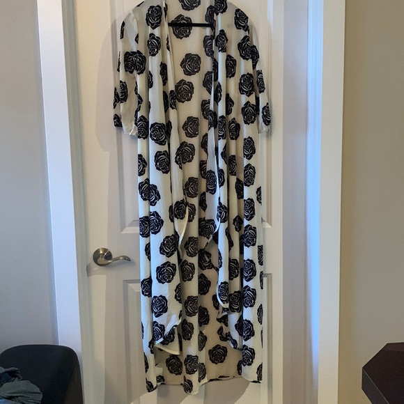 Other - Beautiful Wrap